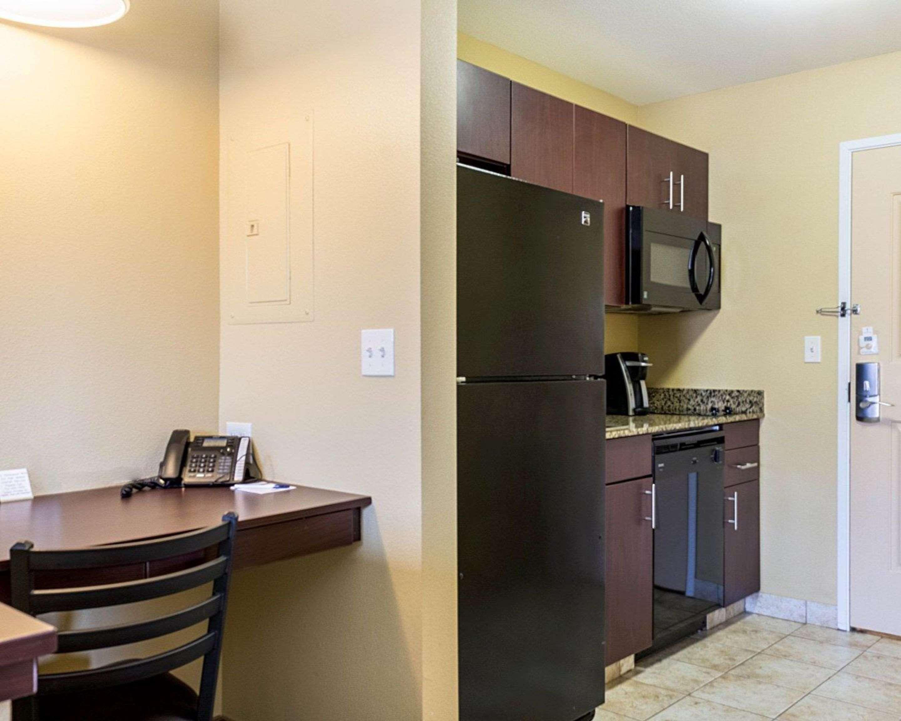 Mainstay Suites Minot Exteriér fotografie