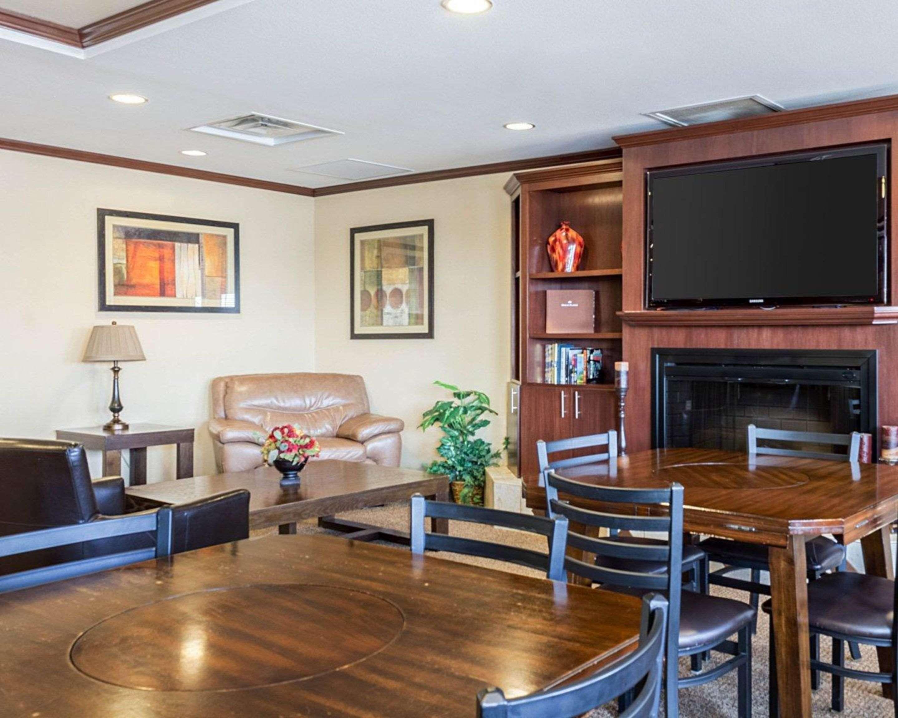 Mainstay Suites Minot Exteriér fotografie