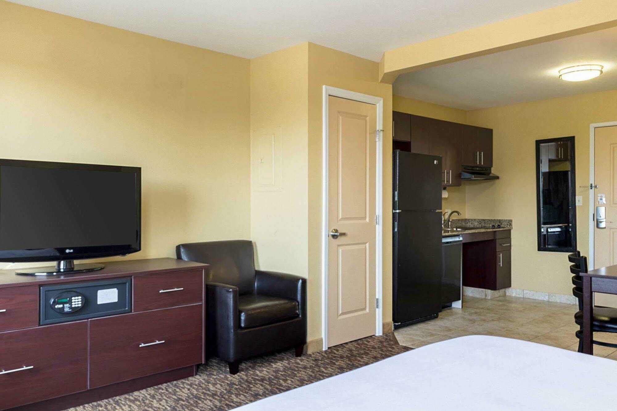 Mainstay Suites Minot Exteriér fotografie